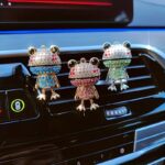 1pc Rhinestone Frog Design Car Air Outlet Aromatherapy Diffuser Clip, Shiny Cartoon Frog Shape Car Perfume Clip, Car Air Outlet Decoration Accessories